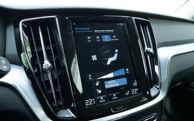 Volvo V60 Cross Country cena 144900 przebieg: 96700, rok produkcji 2020 z Słupsk małe 436